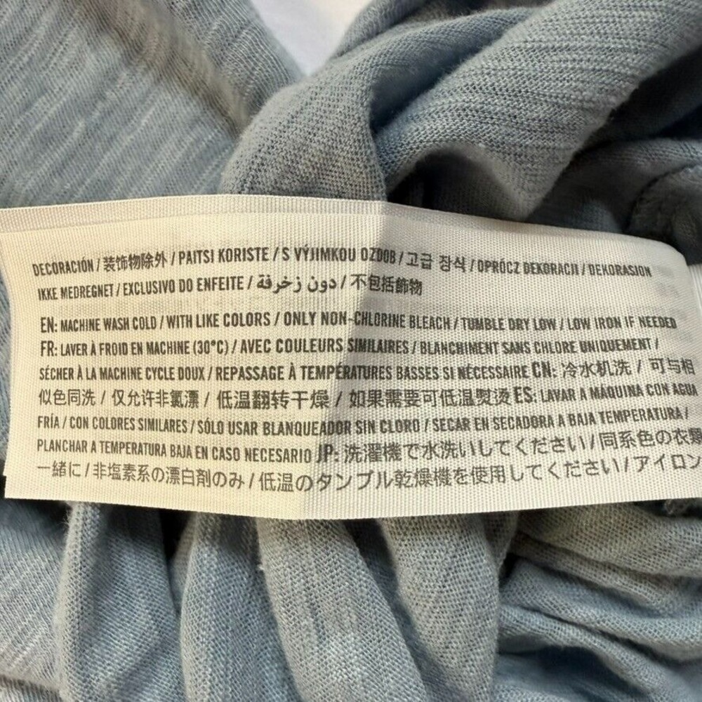 Abercrombie & Fitch Lot of 2 Tees T-Shirts Cropped and V-Neck - Size S - Picture 10 of 10